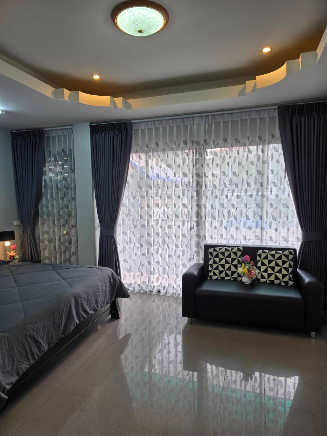 Marin House Pattaya Lägenhet Exteriör bild